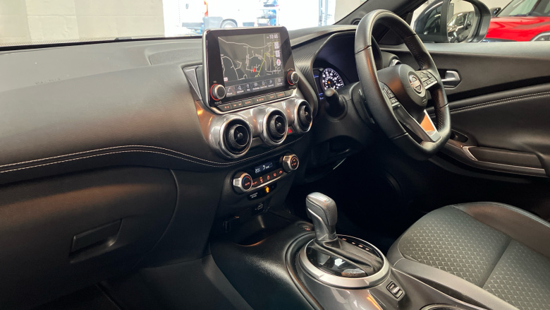 Nissan Juke 1.0 DiG-T 114 N-Connecta 5dr DCT Petrol Hatchback